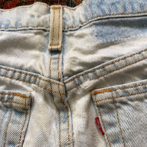 Vintage Levi mom jeans - Picture 12 of 17